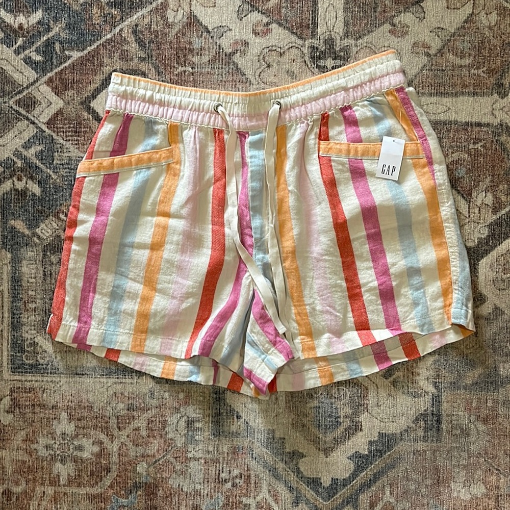 NWT Gap striped shorts